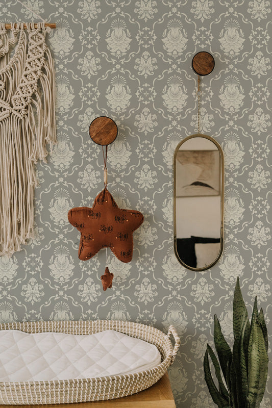 Ornate Bloom Damask – Classic Wallpaper in Soft Neutrals