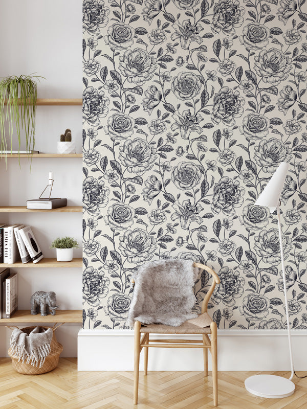 Noir Bloom – Floral Wallpaper in Black