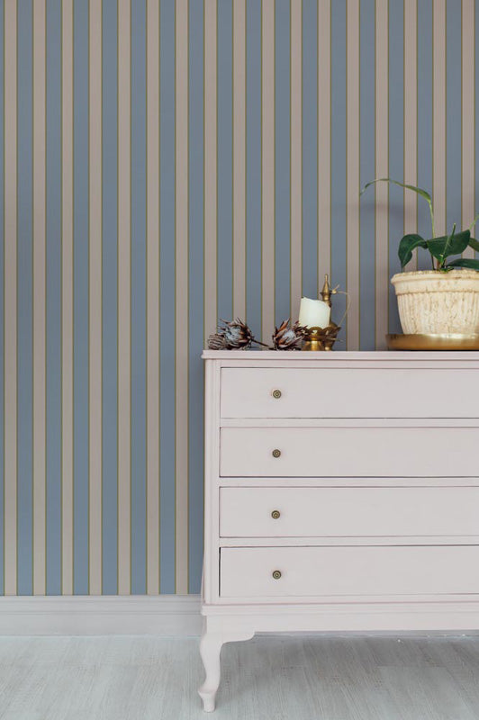 Harbour Stripe – Classic Striped Wallpaper in Soft Neutrals