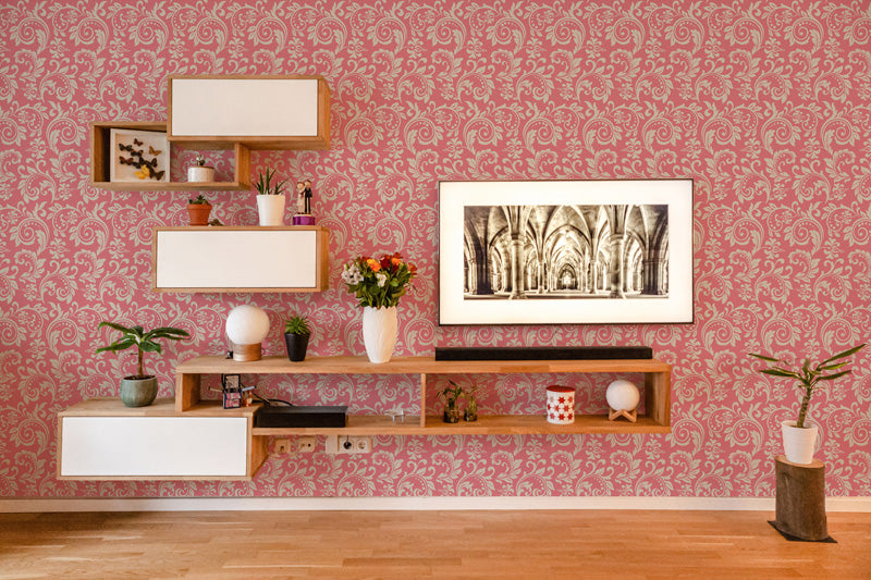 Classic Scroll Damask Wallpaper – Soft Traditional Pattern